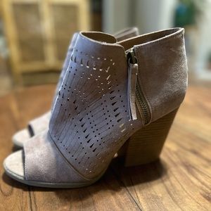 Maurice’s size 10 Beige 4 inch Heels with open toe